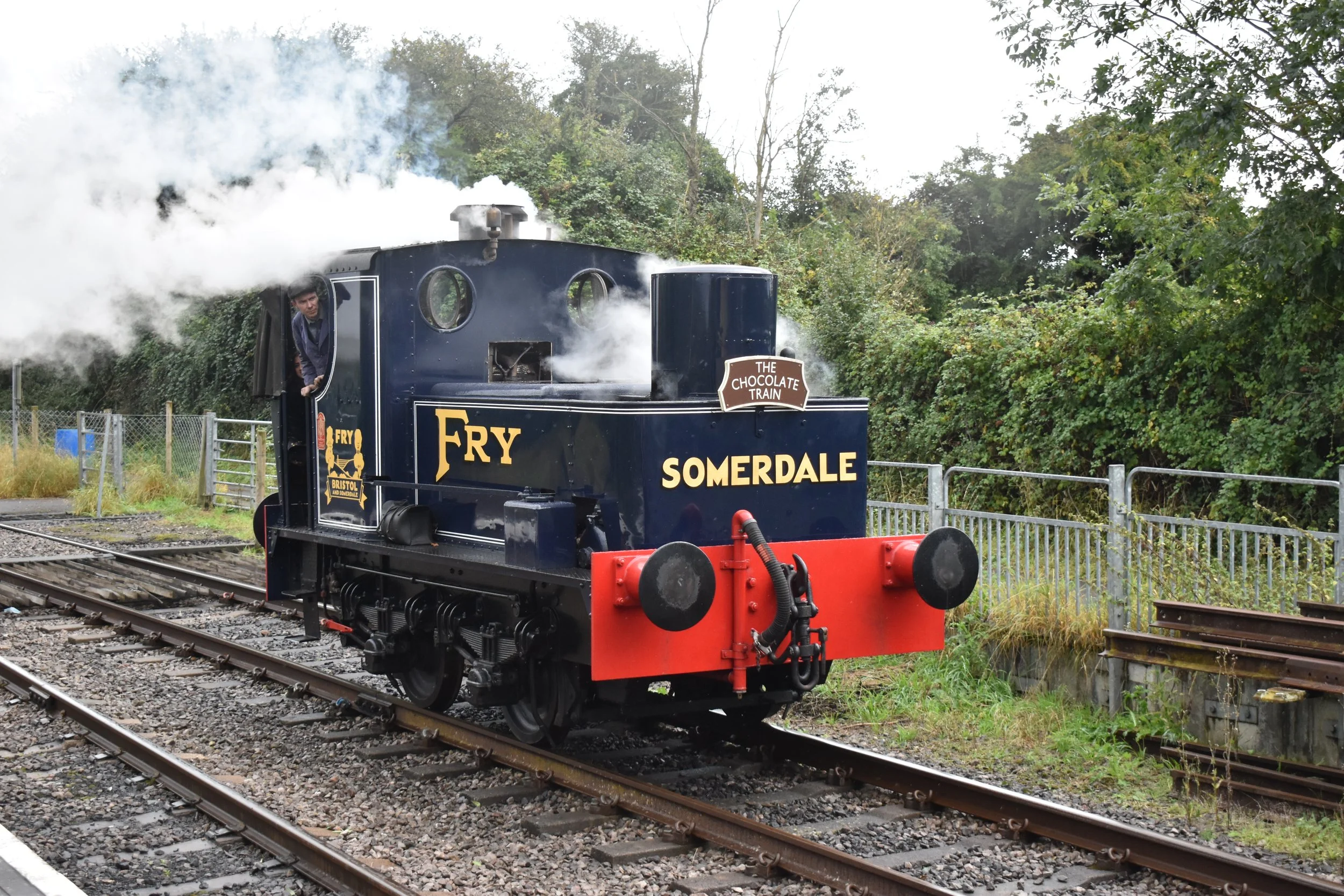 V&A william Morris Collection エプロン＆スリッパ Fry's Sentinel — Avon Valley Railway Heritage Trust